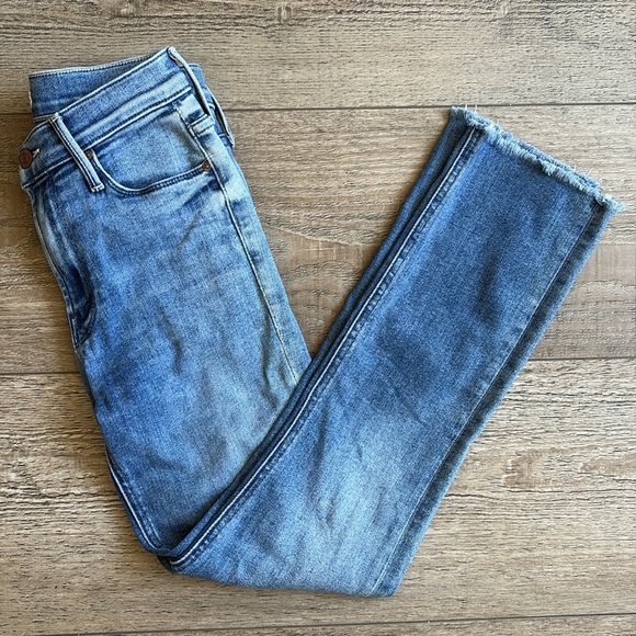 MOTHER Denim Dazzler Mid Rise Crop Fray in We're All In This Together Raw Hem - Picture 8 of 8
